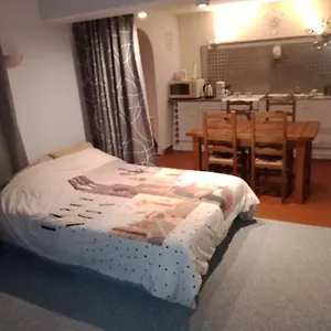 Bed & Breakfast Studio Chez L'habitant, Pierrelatte